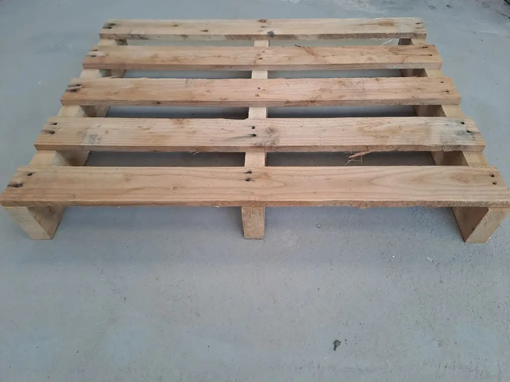 Pallet with bars 600 x 800