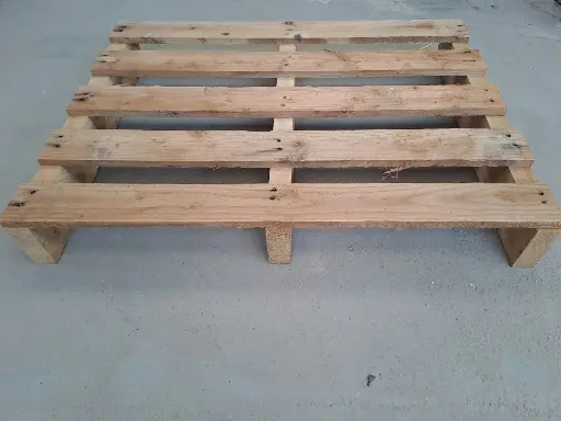 Pallet with bars 600 x 800